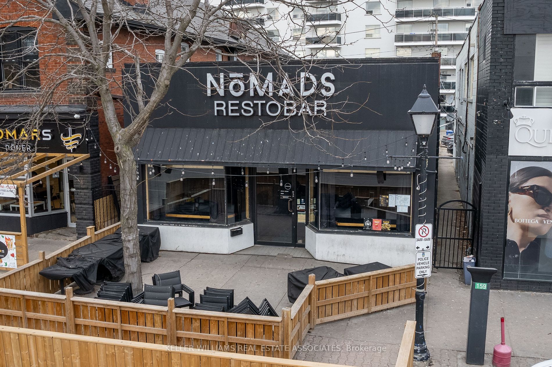 Commercial Property, 100 Lakeshore Rd E, Mississauga Commercial Property, 100 Lakeshore Rd E, Mississauga