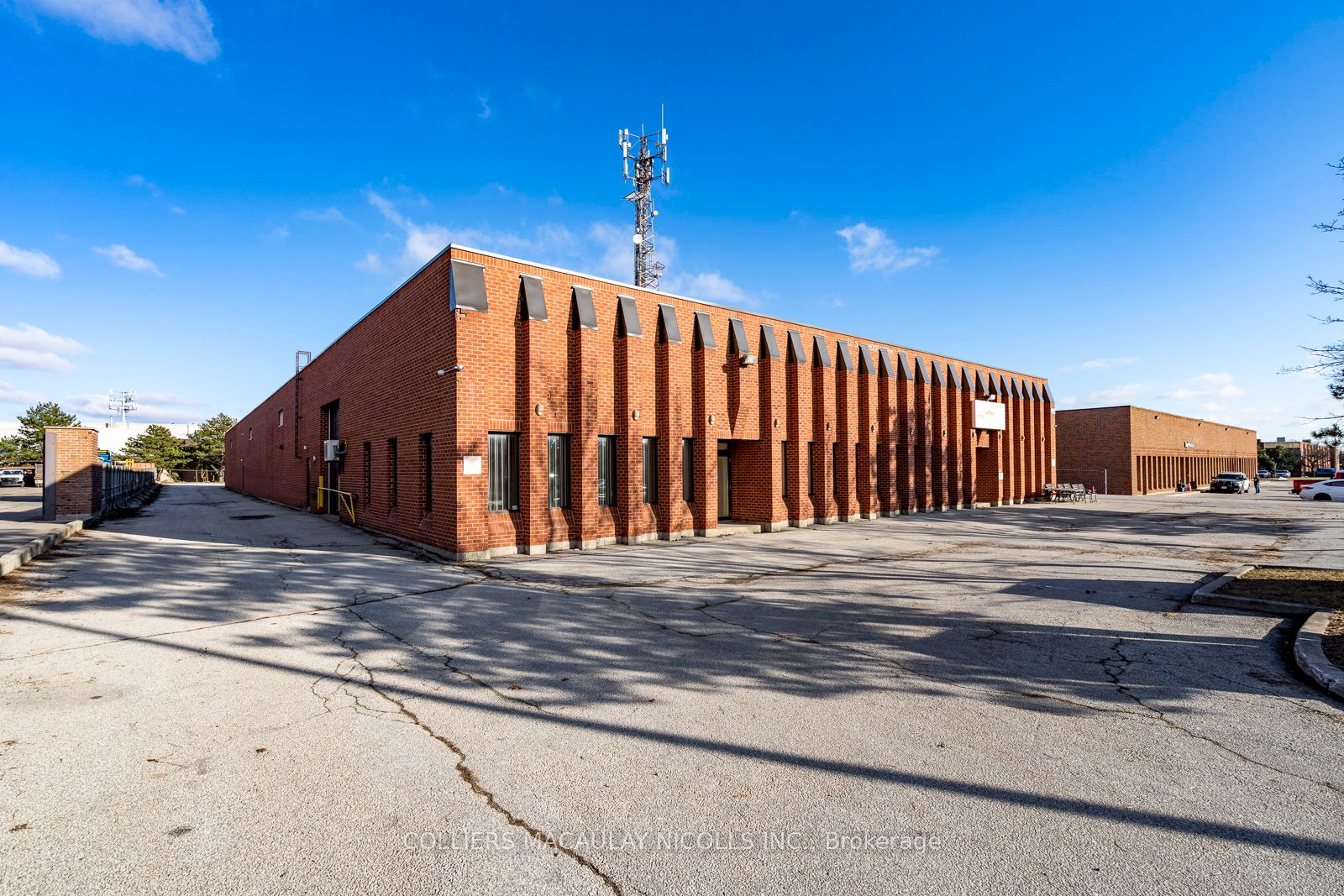 Commercial Property, 111 Staffern Dr, Vaughan