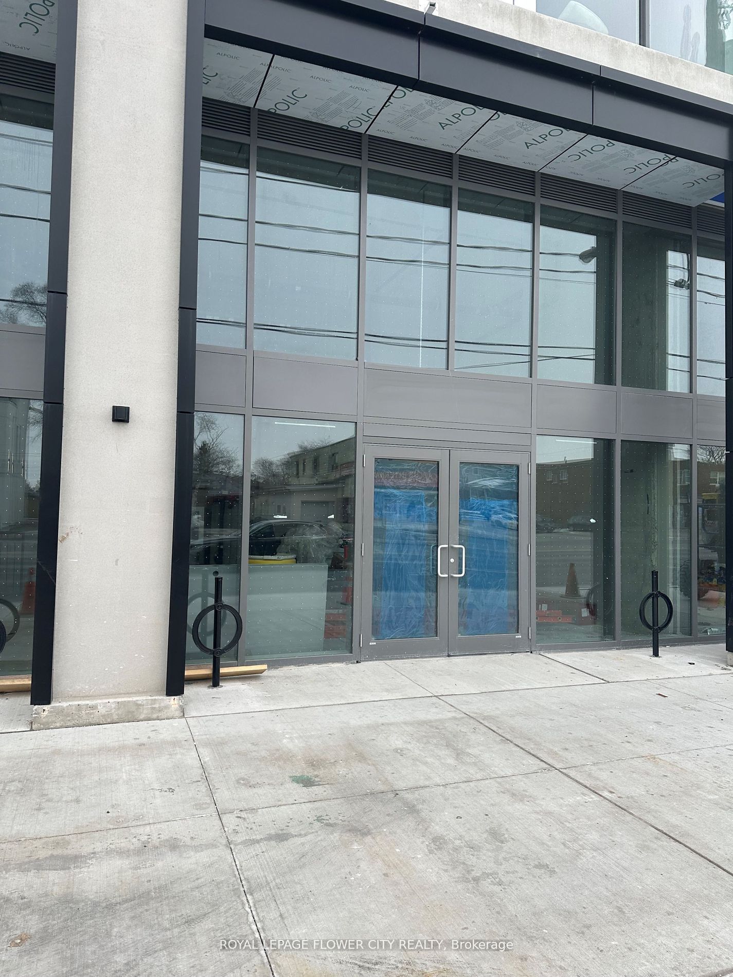 Commercial Property, 1195 The Queensway, Toronto