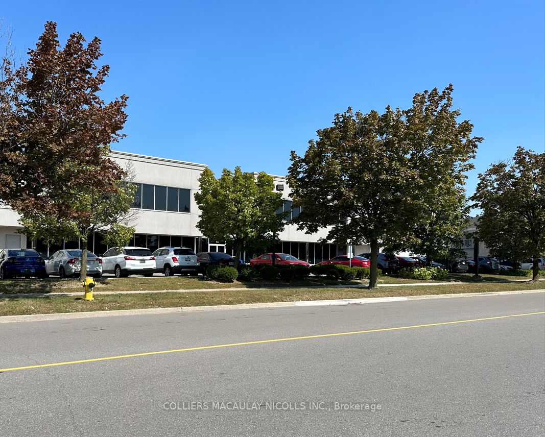 Commercial Property, 120 Applewood Cres, Vaughan