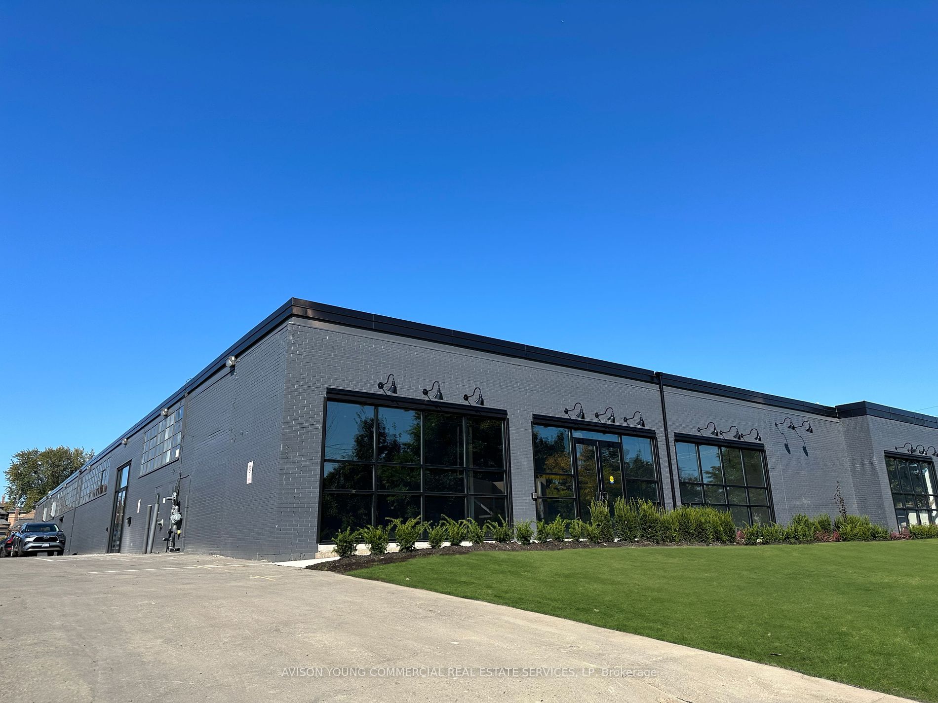 Commercial Property, 126 Tycos Dr, Toronto