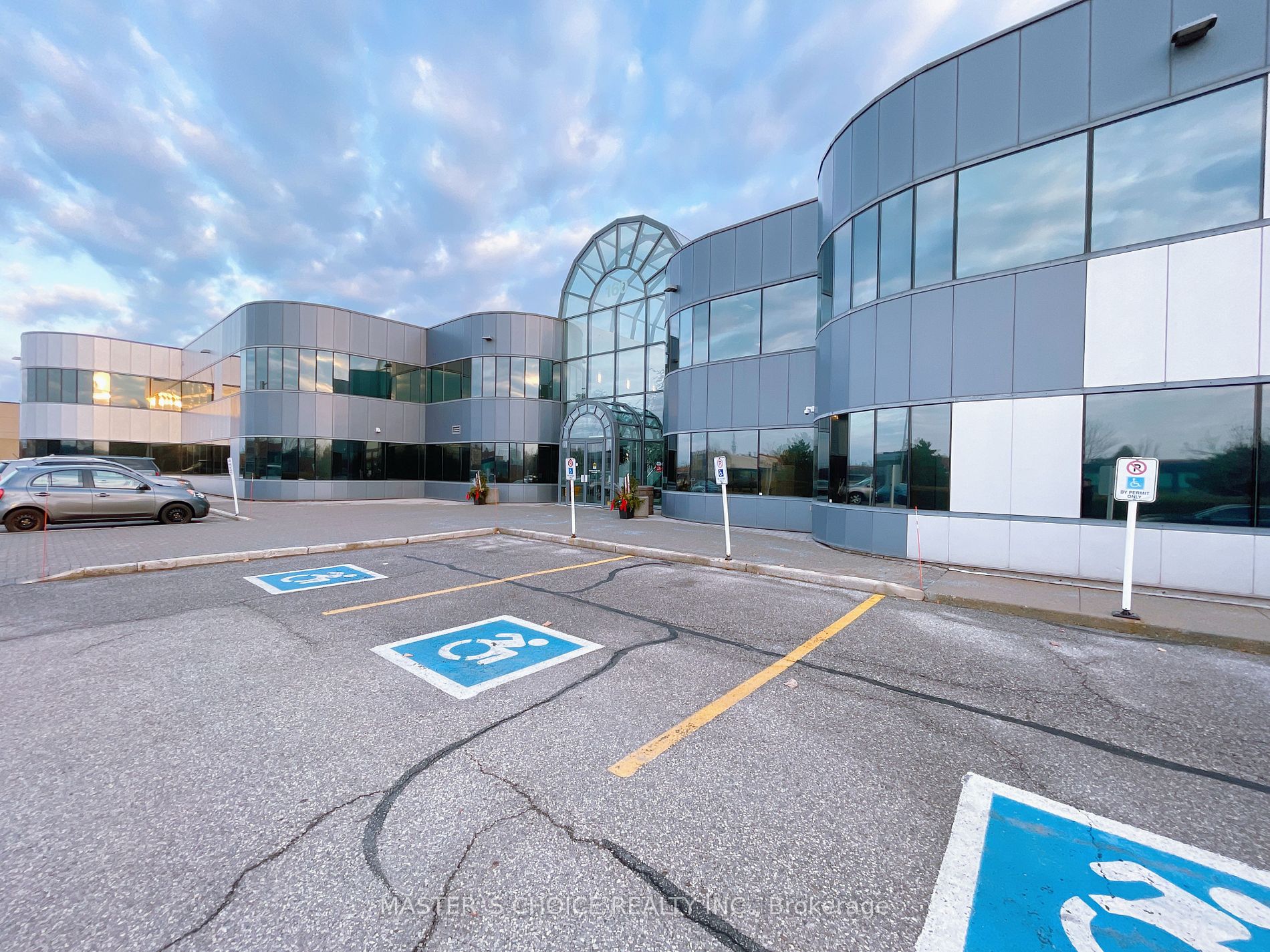 Commercial Property, 160 Traders Blvd E, Mississauga