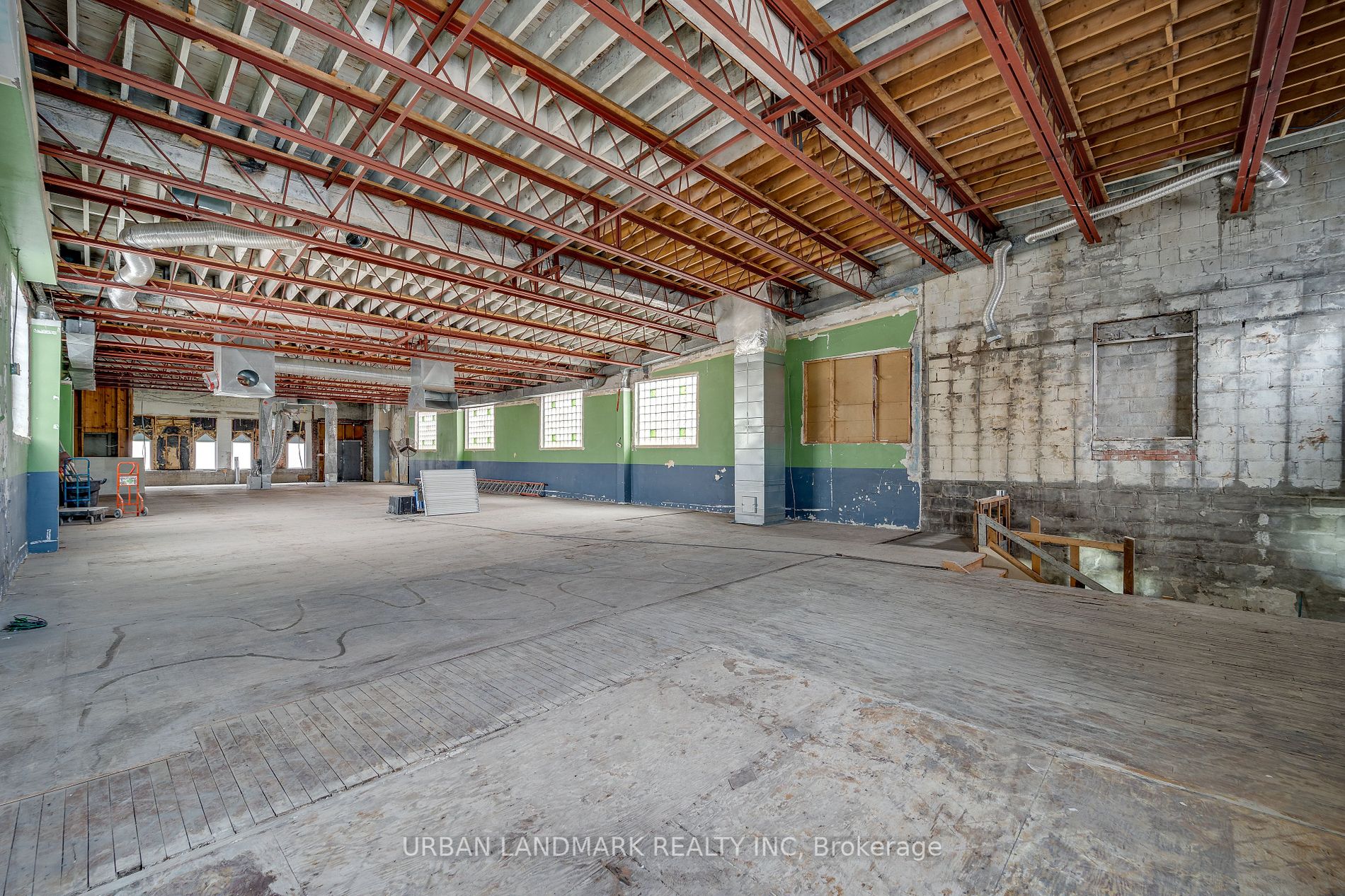 Commercial Property, 1871 Davenport Rd, Toronto