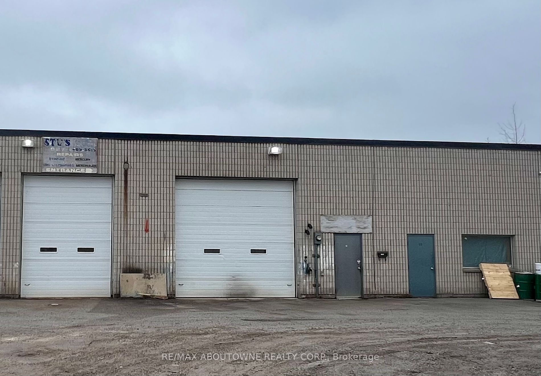 Commercial Property, 2088 Speers Rd, Oakville