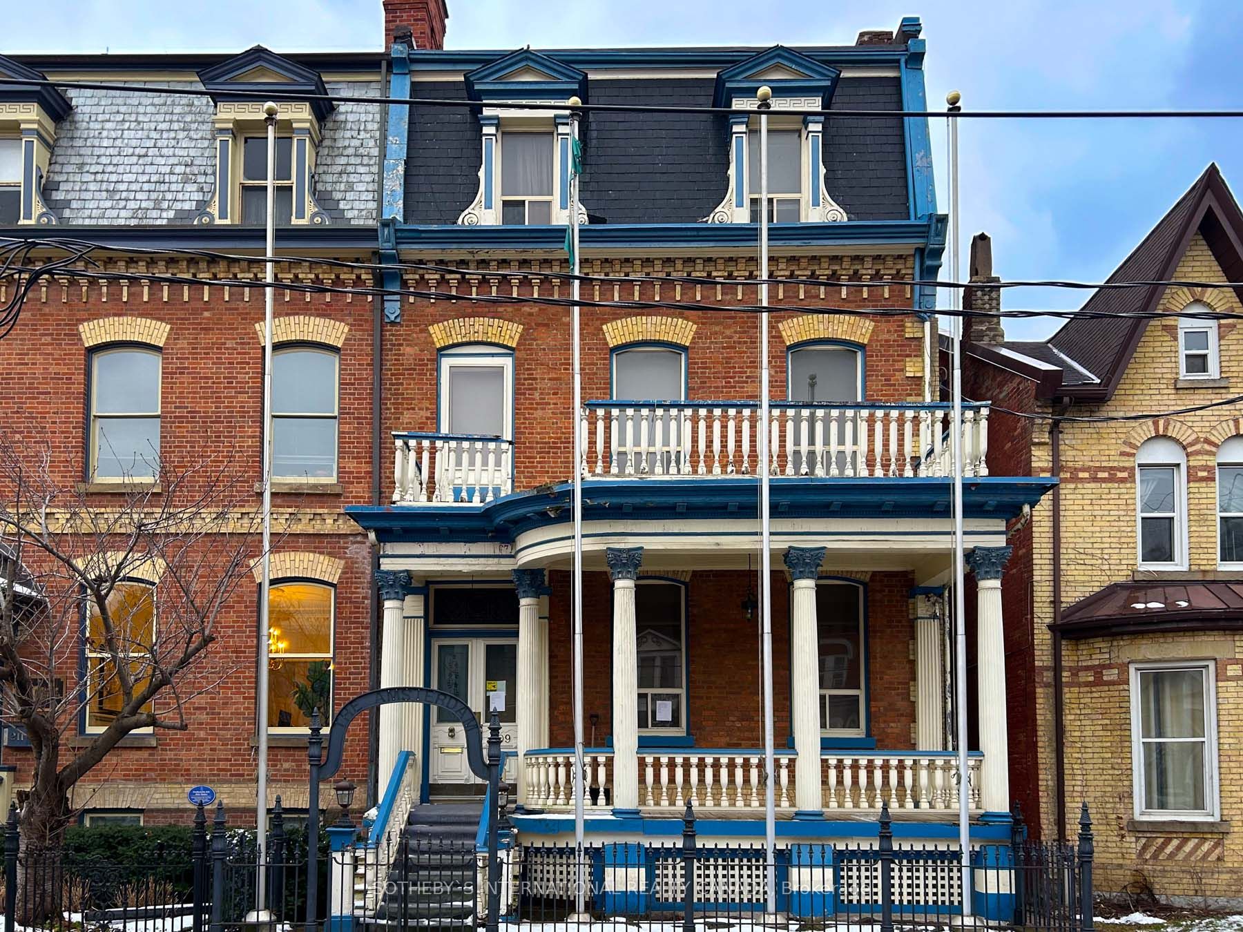 Commercial Property, 209 Carlton St, Toronto