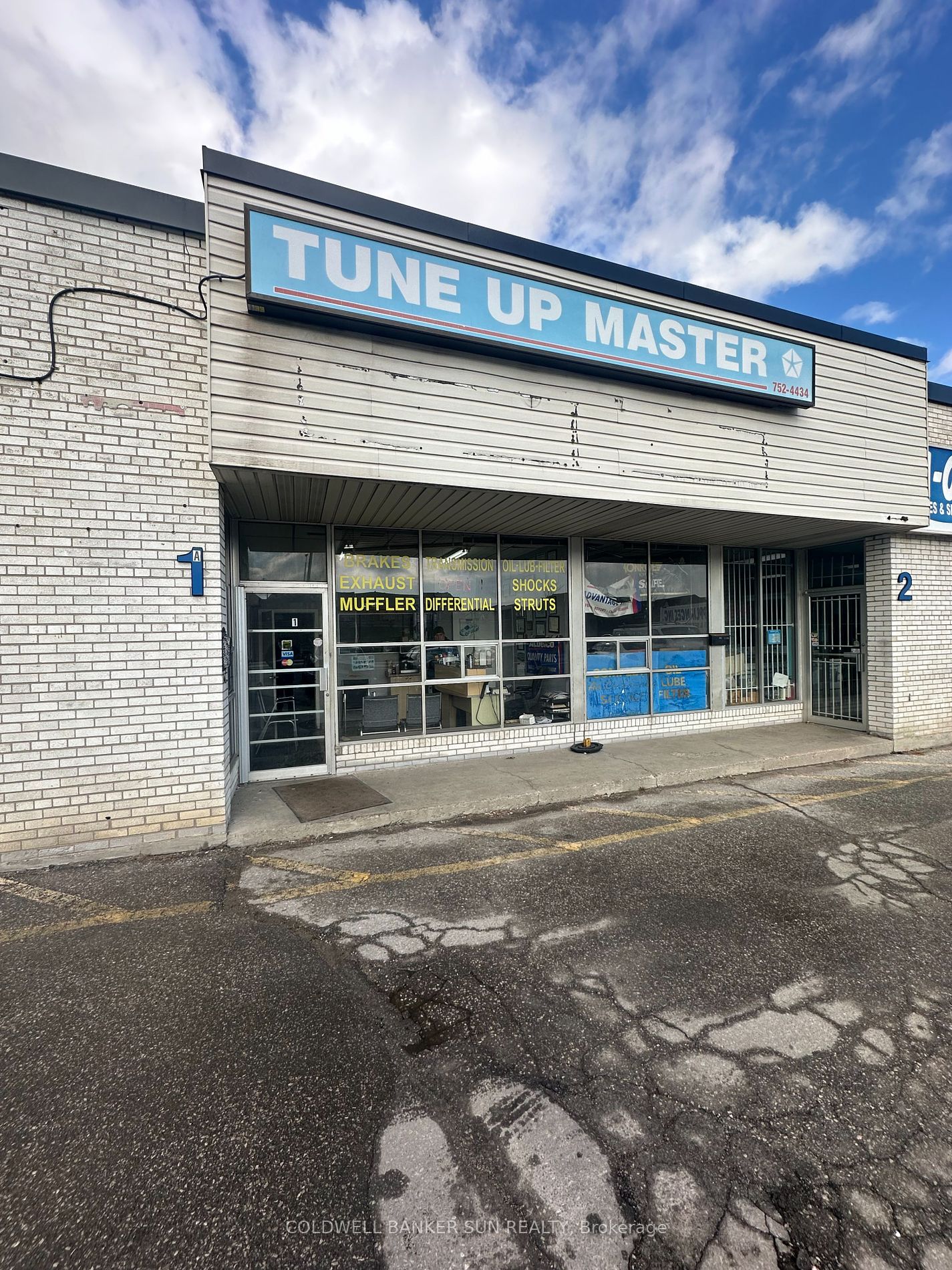Commercial Property, 2410 Lawrence Ave E, Toronto
