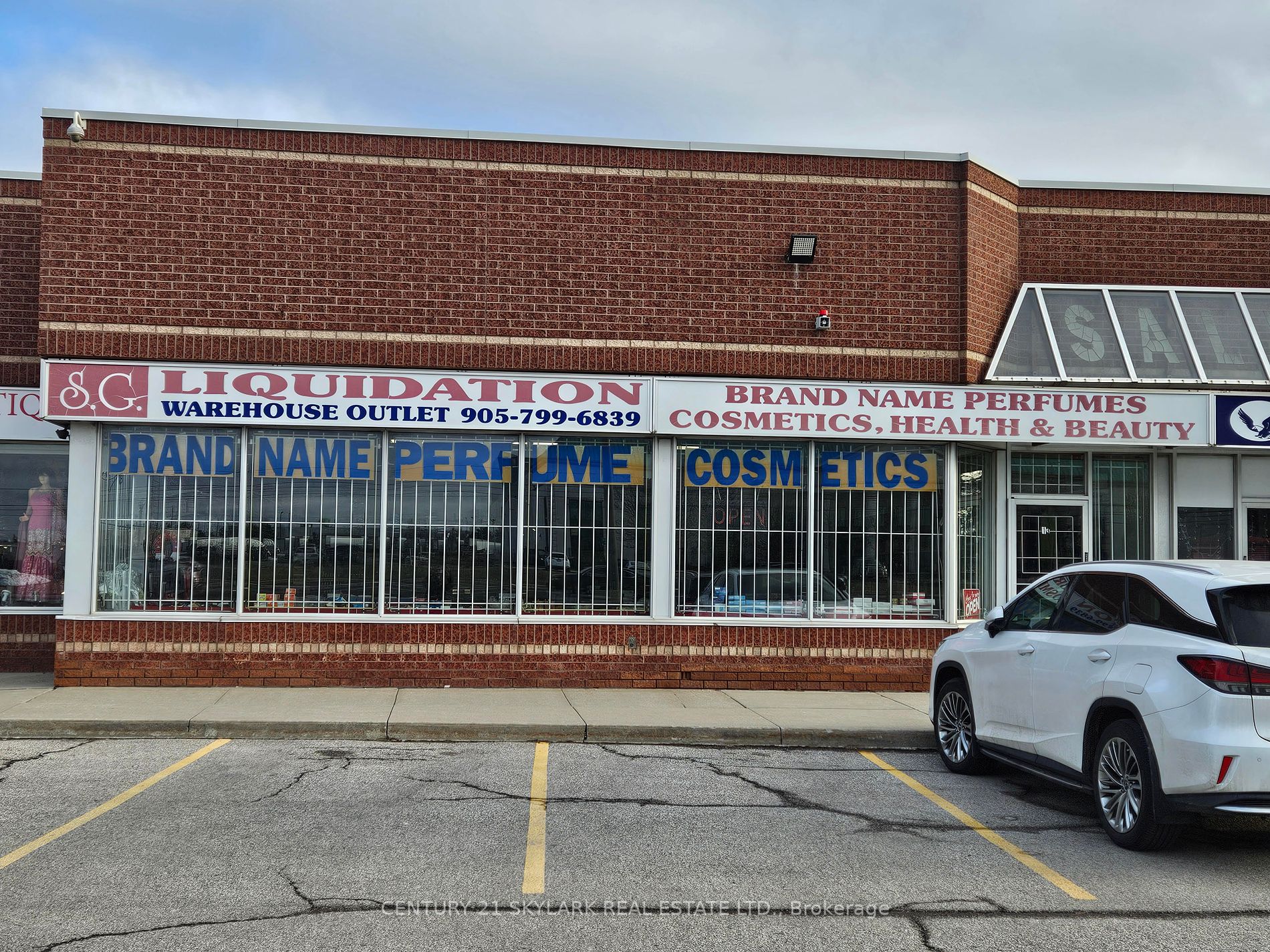 Commercial Property, 2575 Steeles Ave E, Brampton