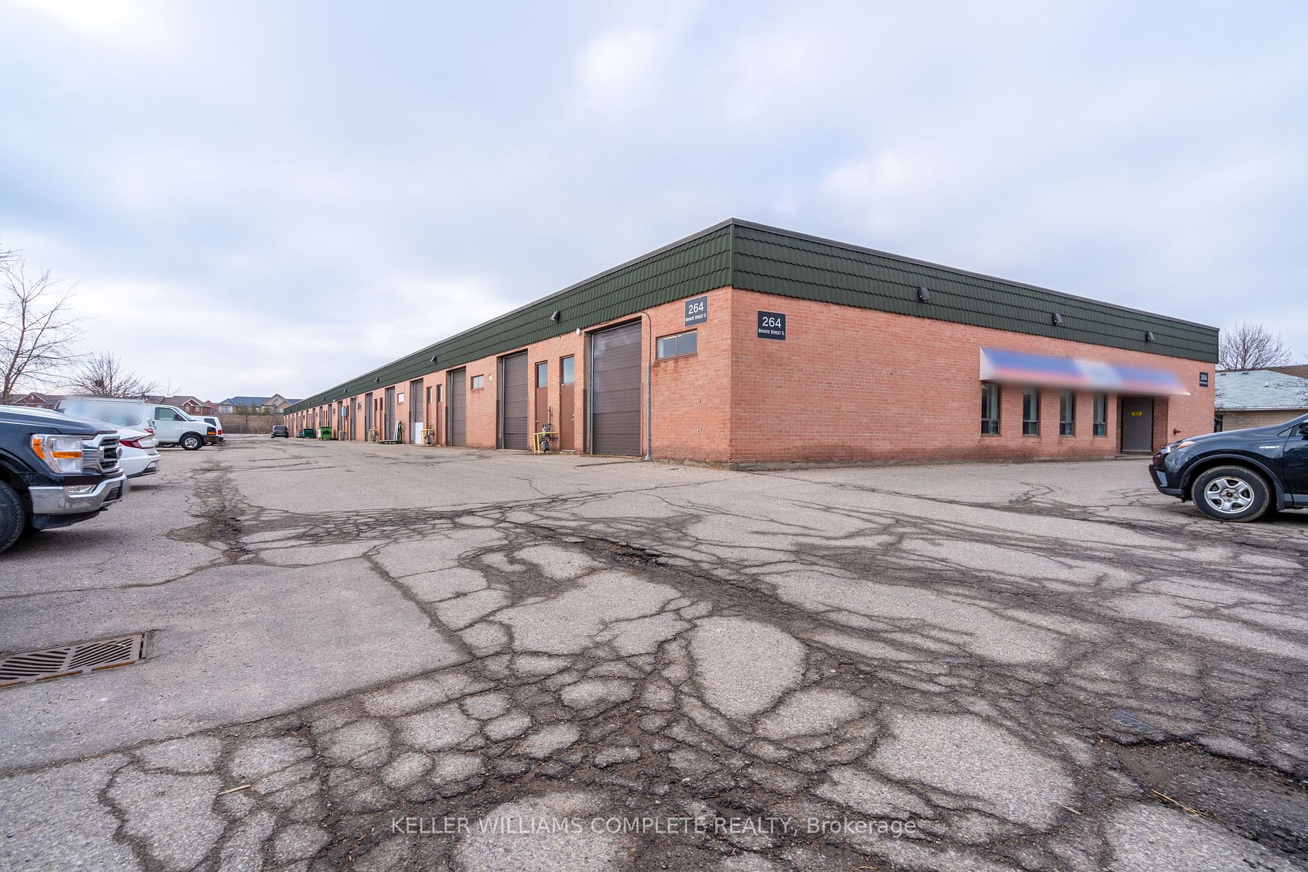 Commercial Property, 264 Bronte St S, Milton