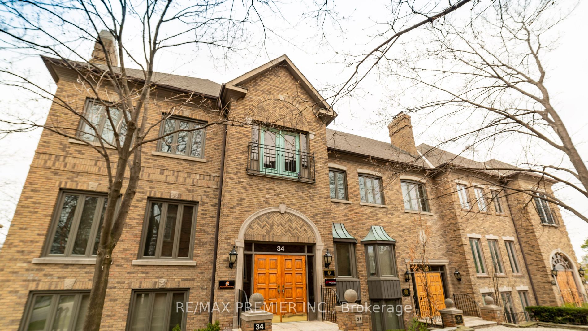 Commercial Property, 30 Village Centre Pl, Mississauga Commercial Property, 30 Village Centre Pl, Mississauga