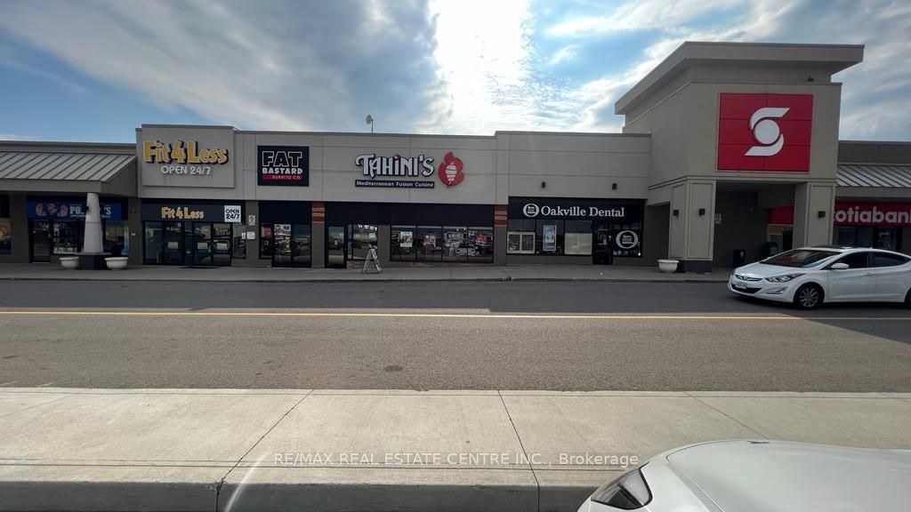 Commercial Property, 300 North Service Rd E, Oakville