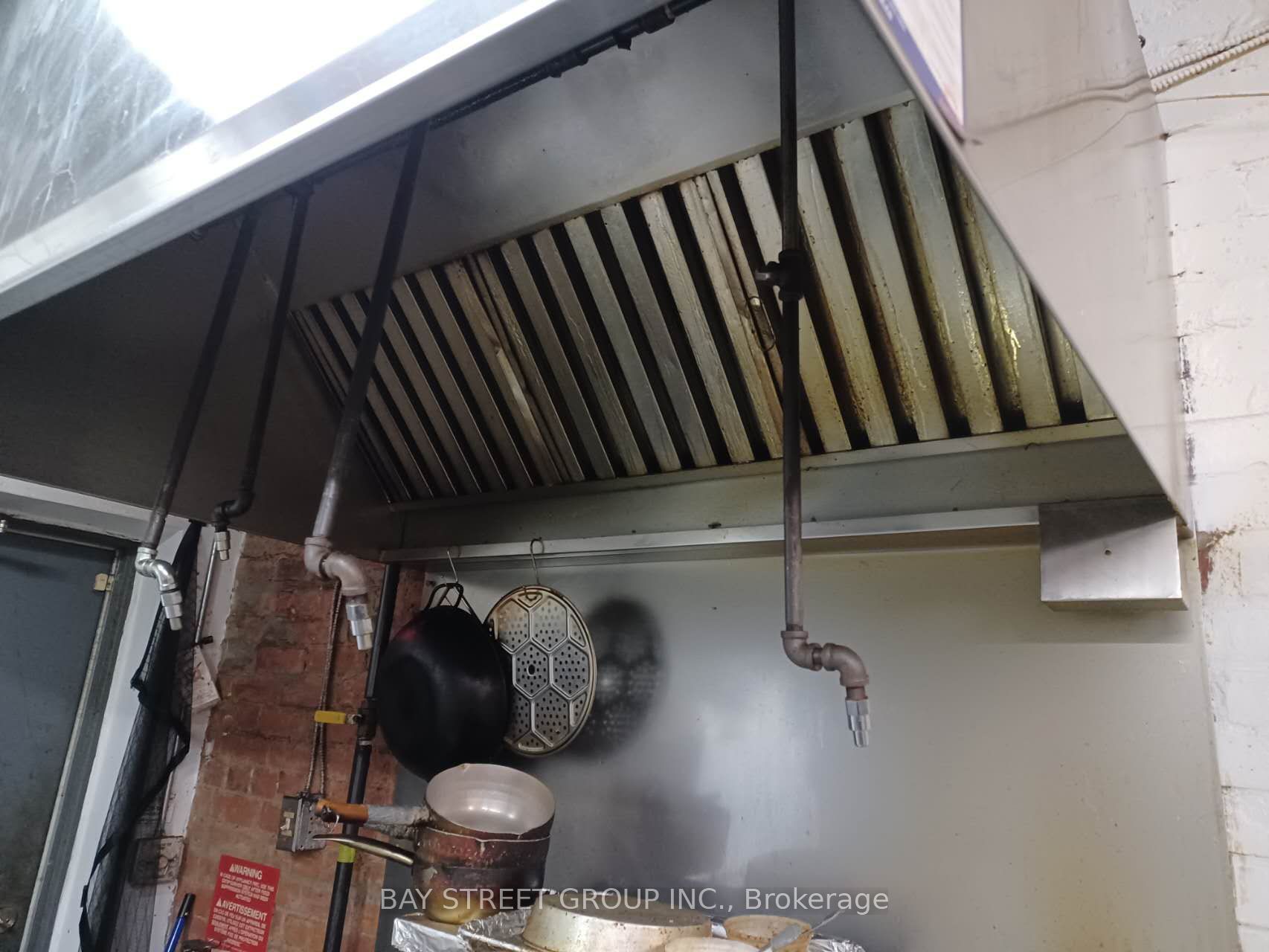 Commercial Property, 3080 Dundas St W, Toronto