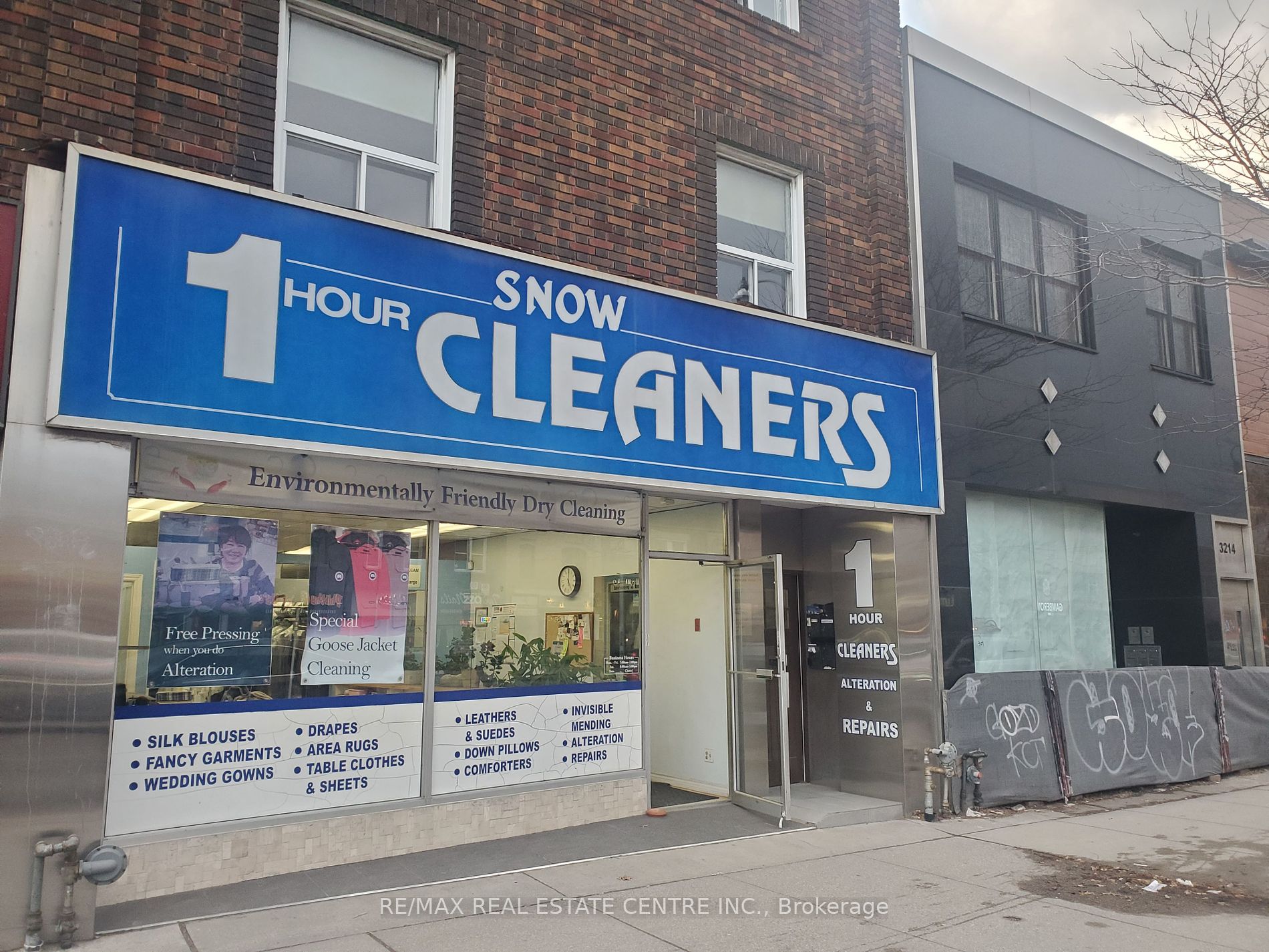 Commercial Property, 3210 Yonge St, Toronto