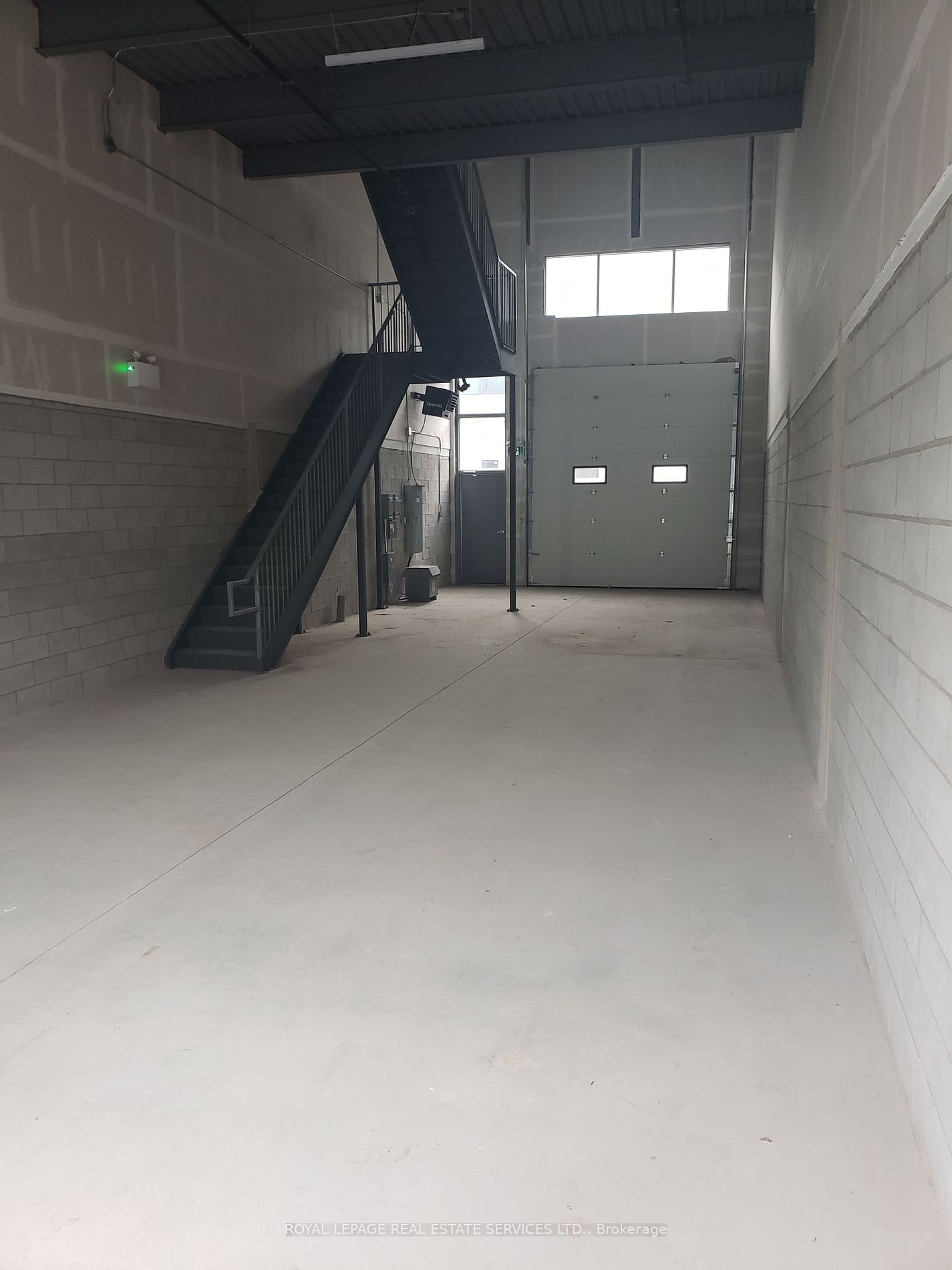 Commercial Property, 5260 Solar Dr, Mississauga