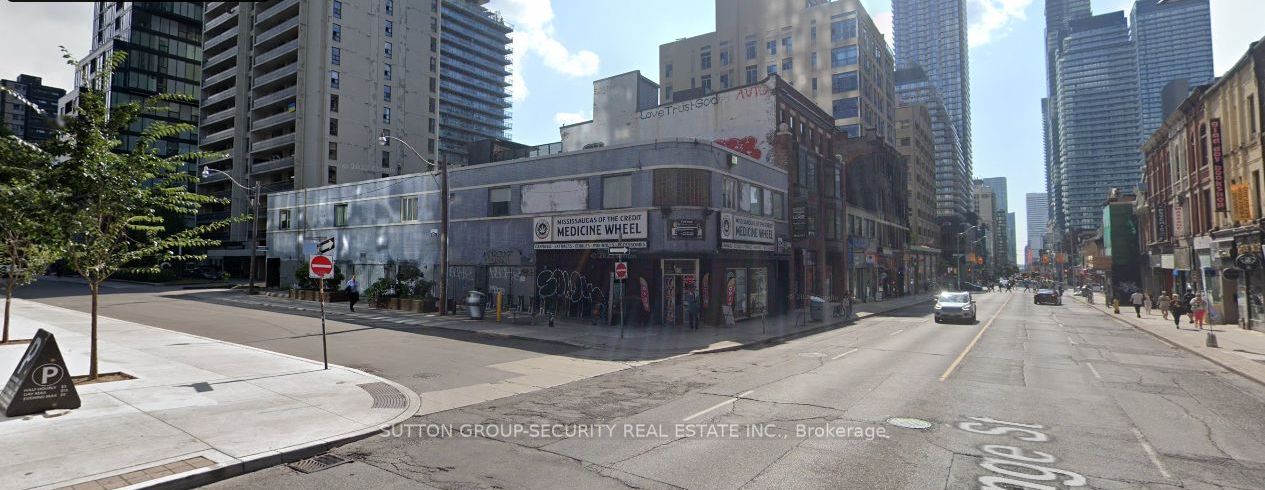 Commercial Property, 579 Yonge St, Toronto