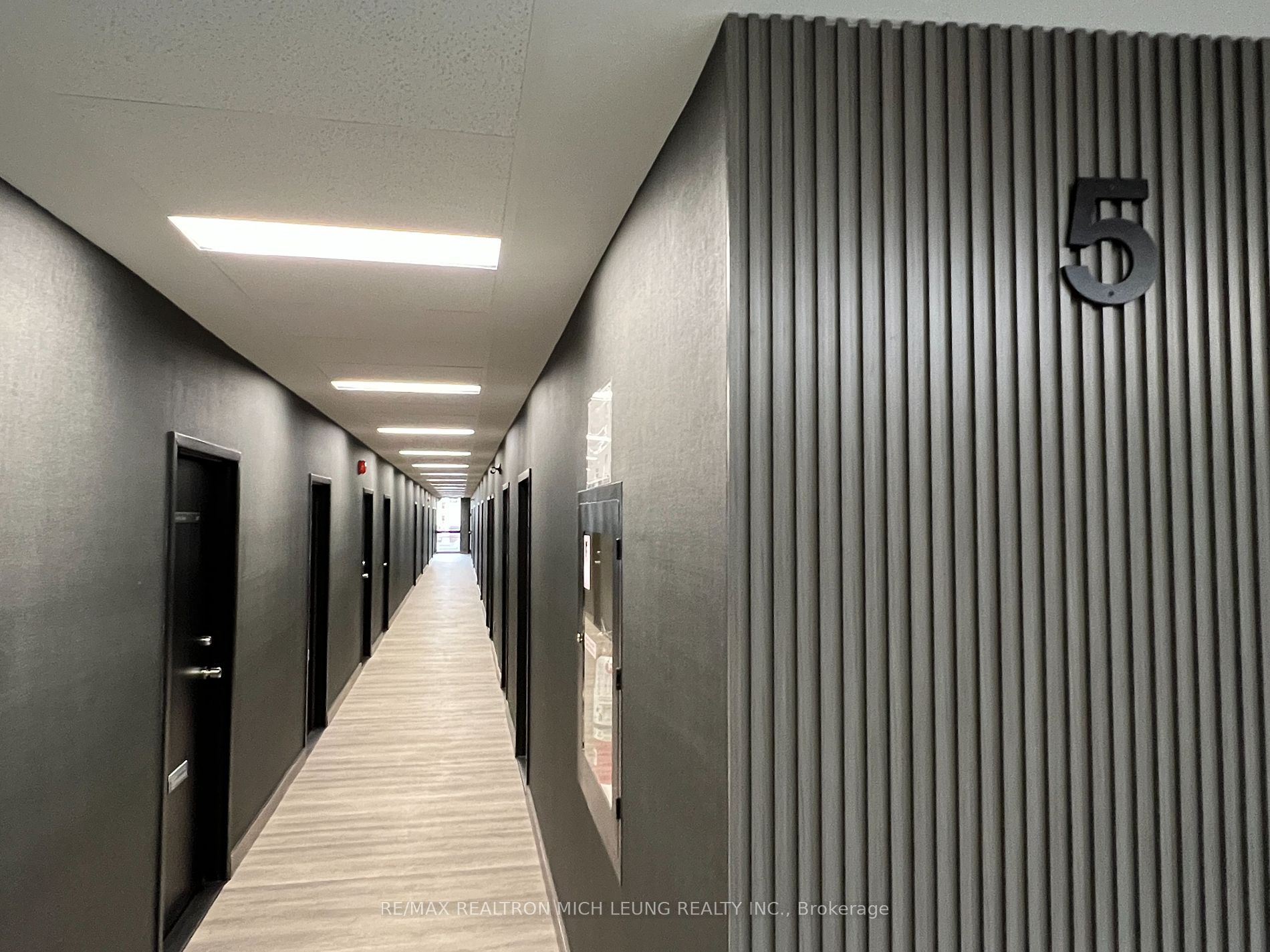 Commercial Property, 600 Sherbourne St, Toronto