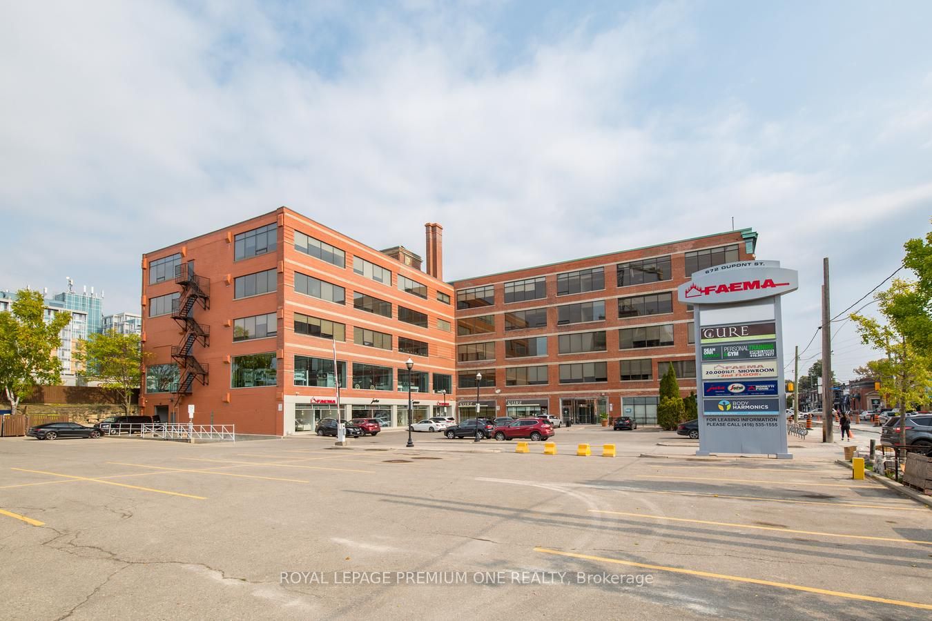 Commercial Property, 672 Dupont St, Toronto