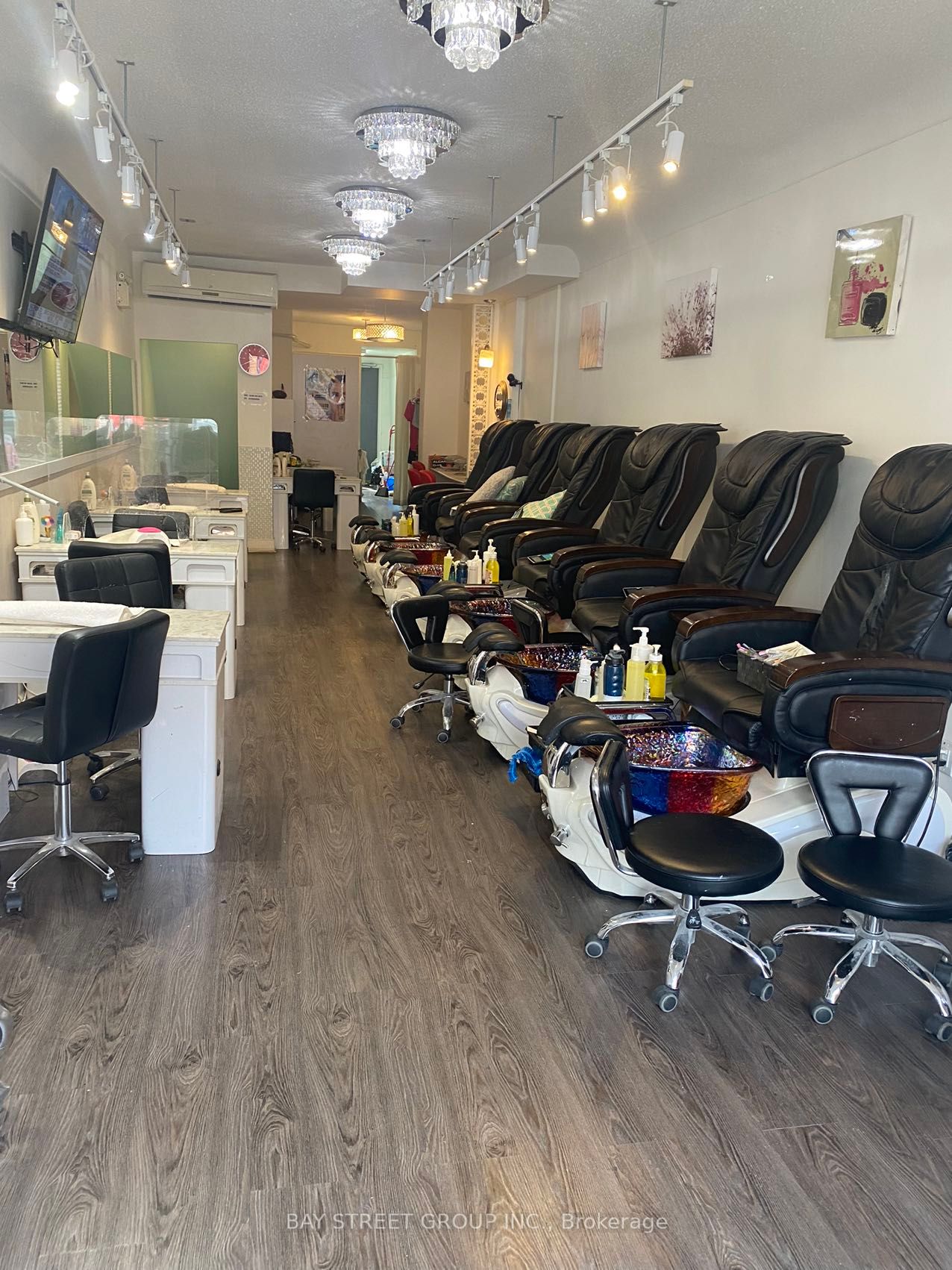 Commercial Property, 673 Queen St W, Toronto