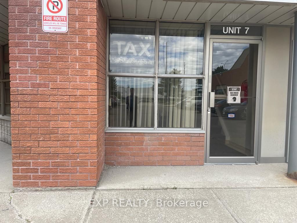 Commercial Property, 7015 Tranmere Dr, Mississauga