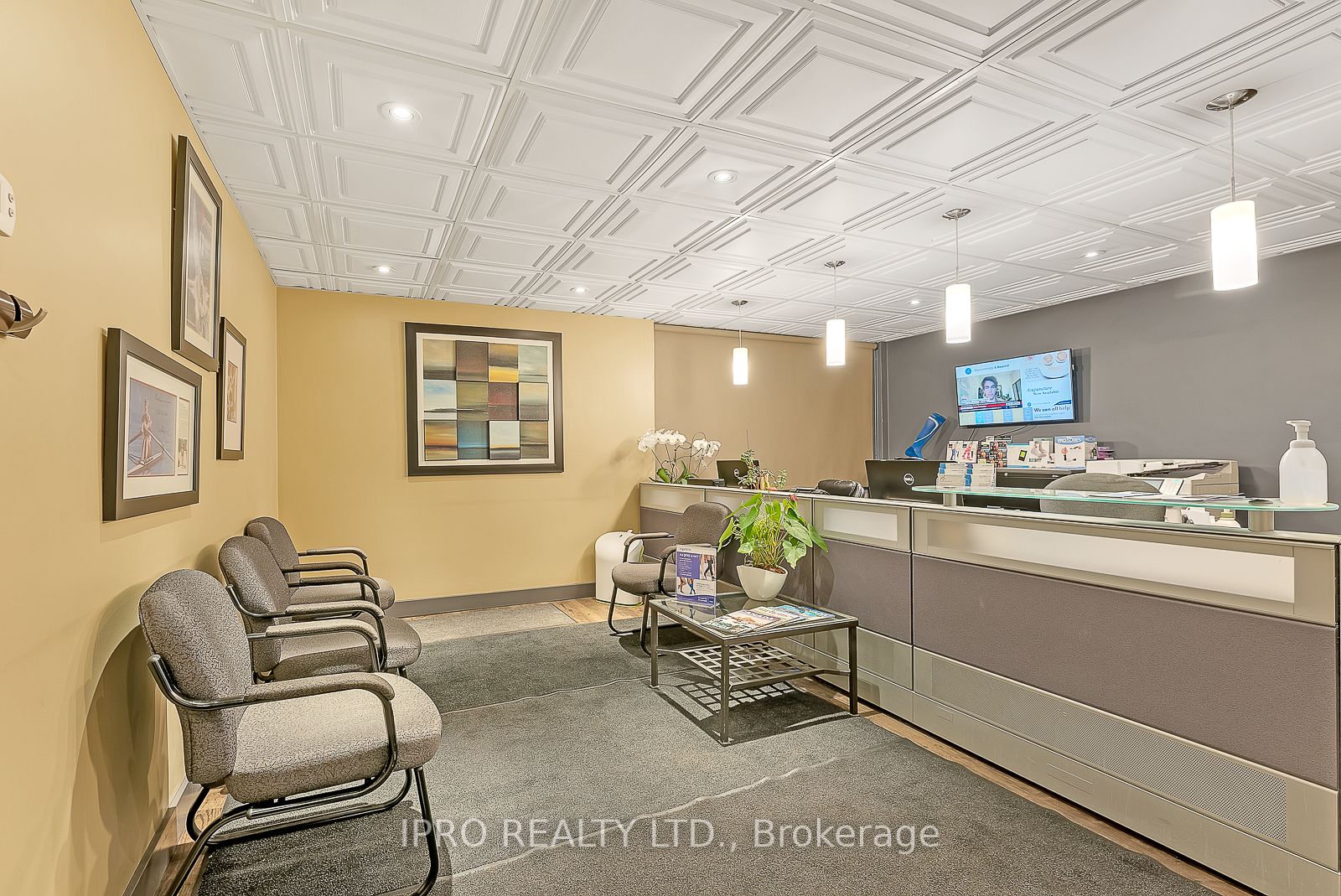 Commercial Property, 8 Stavebank Rd N, Mississauga Commercial Property, 8 Stavebank Rd N, Mississauga