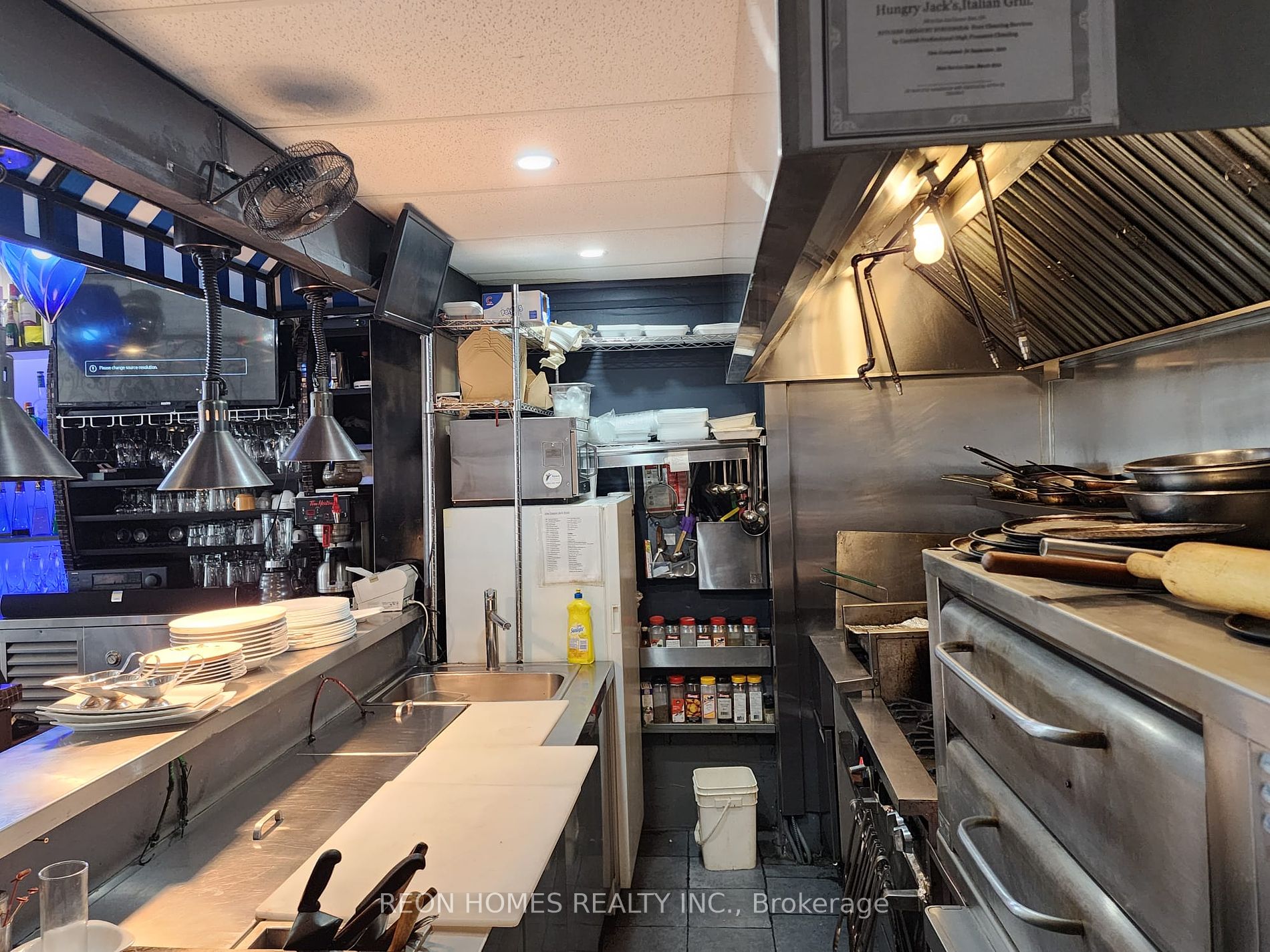 Commercial Property, 820 St Clair Ave W, Toronto