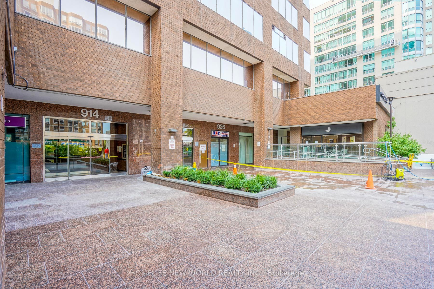 Commercial Property, 920 Yonge St, Toronto Commercial Property, 920 Yonge St, Toronto